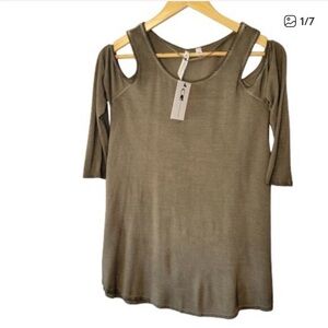 Cable & Gauge Olive Cold-Shoulder Tunic Top